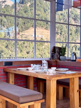 Oakridge By The Aravali Story,,2 star