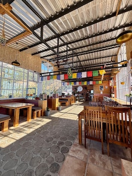 Oakridge By The Aravali Story,,2 star