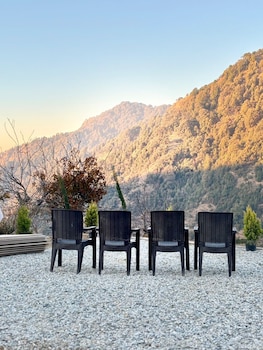 oakridge by the aravali story