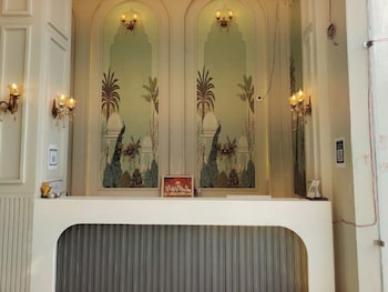 Hotel The Crown Prince,,3 star