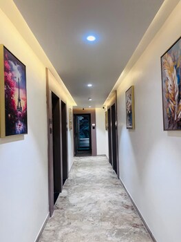 Hotel Lee Prime,,2 star