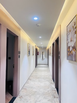 Hotel Lee Prime,,2 star