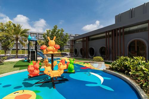 courtyard by marriott phuket chalong bay resort
