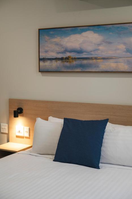 avenue west studio units