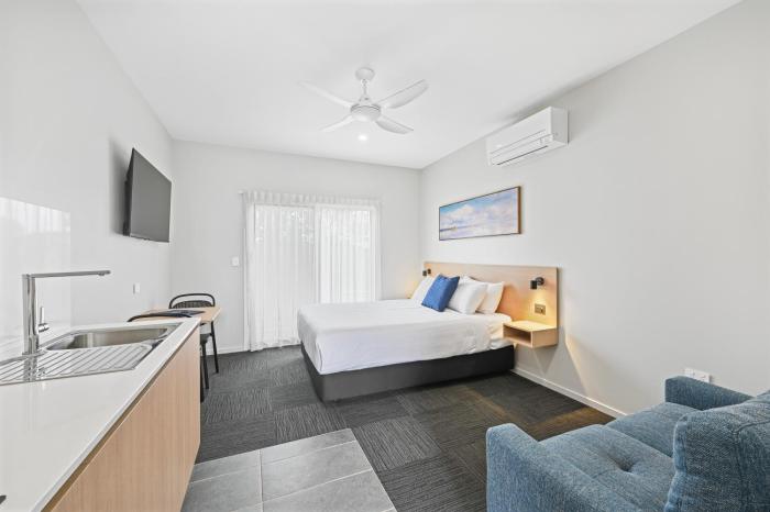 avenue west studio units