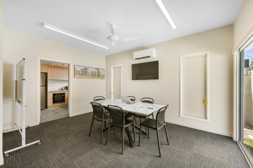 avenue west studio units
