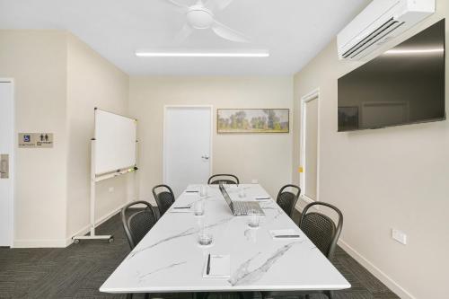 avenue west studio units