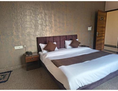 Hotel Funday Grand,,2 star