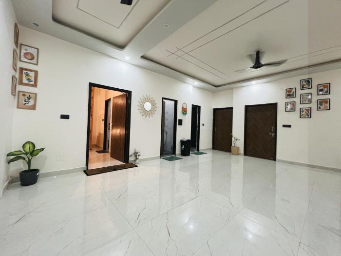 live free hostel dehradun