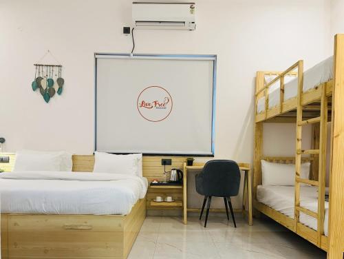 live free hostel dehradun