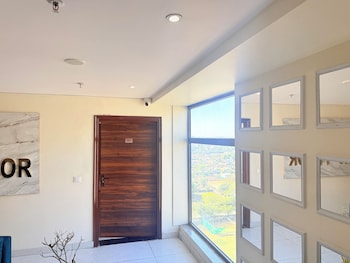 hotel the 10th floor