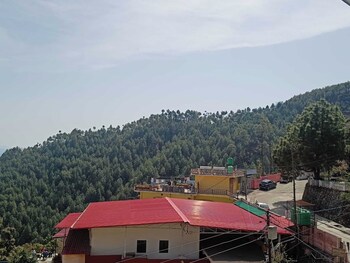 7-High Rock Hotel,,3 star