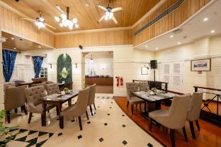 Luxe Avenue Hotel,,4 star
