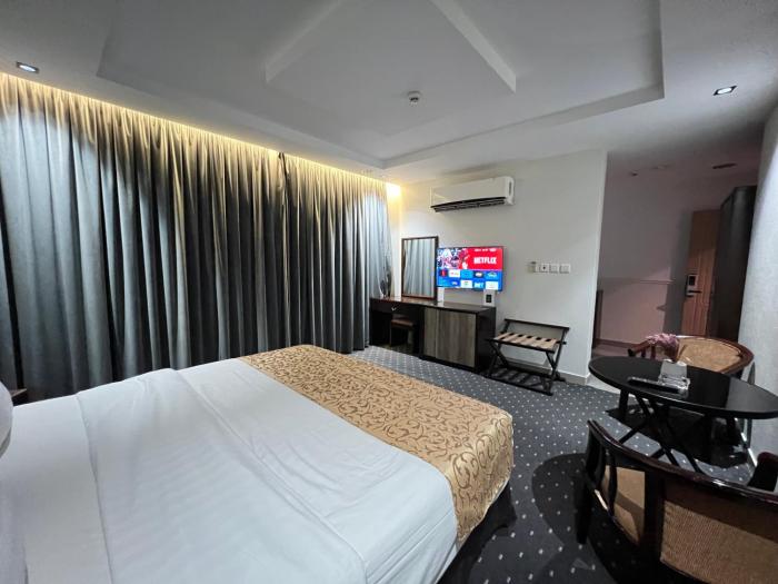 rose al haditha hotel