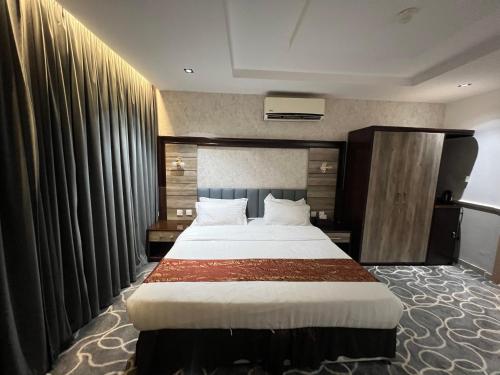 rose al haditha hotel
