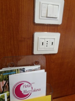 hotel mezzaluna