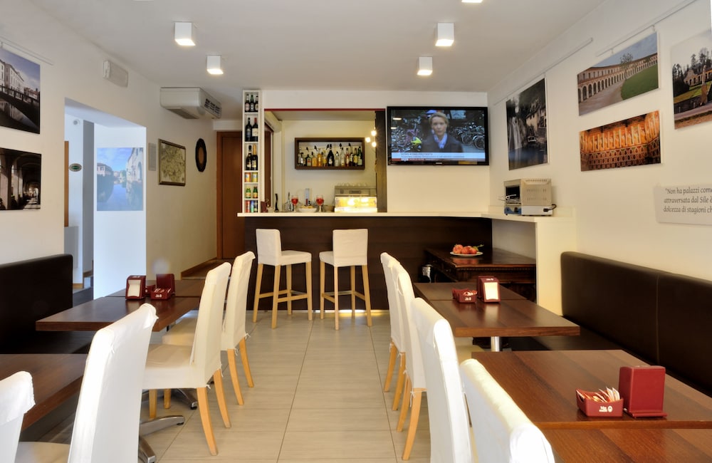 hotel mezzaluna