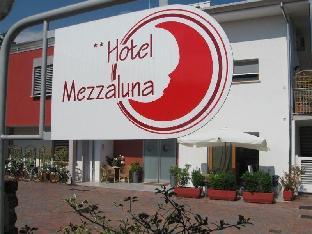 hotel mezzaluna