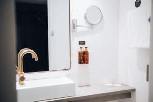 clarion hotel gillet