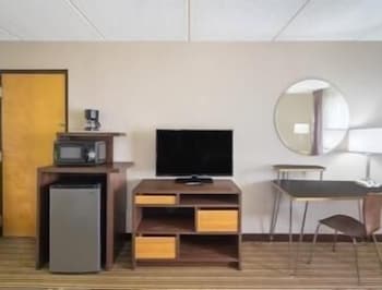 super 8 by wyndham knoxville north powell