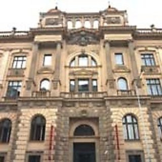 nh collection prague carlo iv