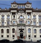 nh collection prague carlo iv