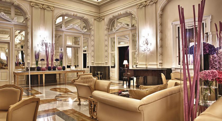 nh collection prague carlo iv