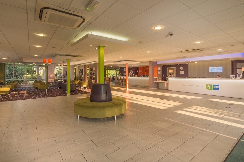 holiday inn express preston south by ihg