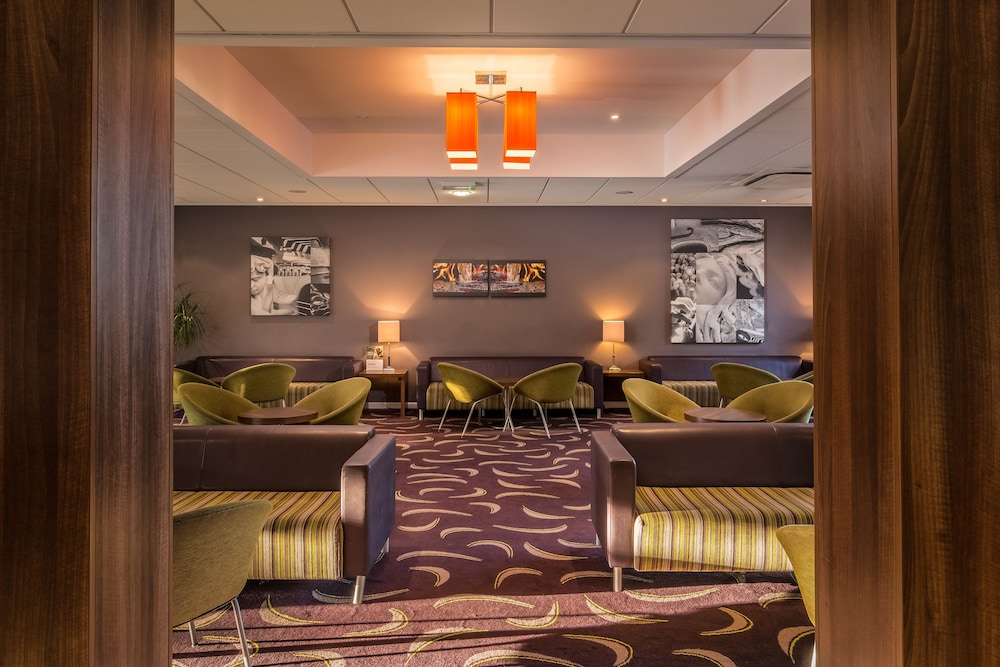 holiday inn express preston south by ihg