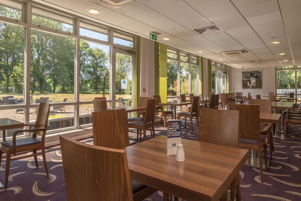 holiday inn express preston south by ihg
