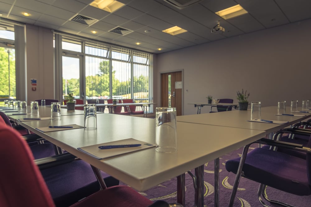holiday inn express preston south by ihg