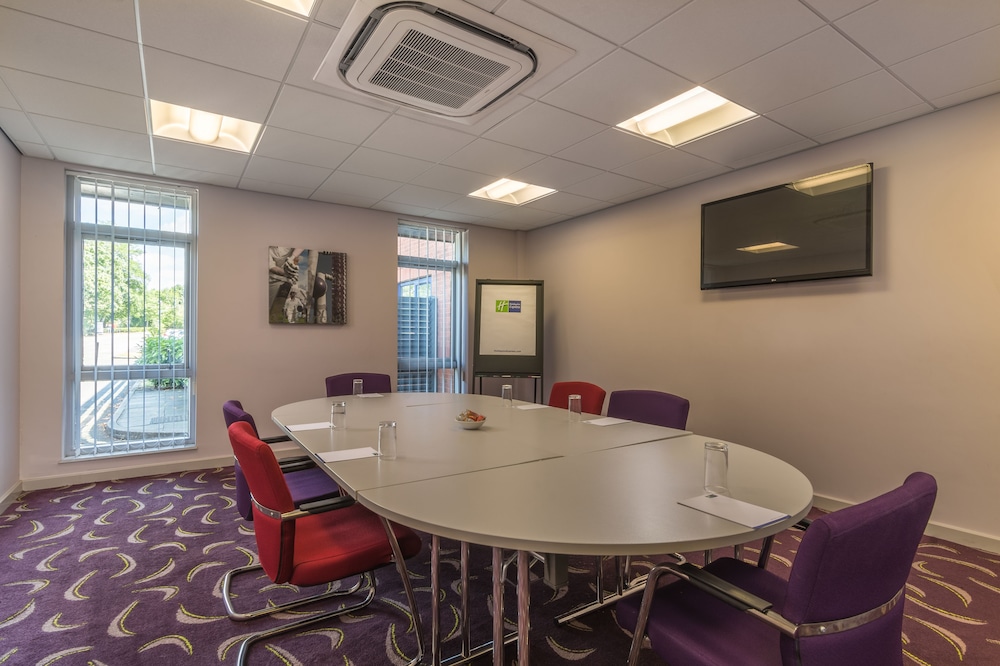 holiday inn express preston south by ihg