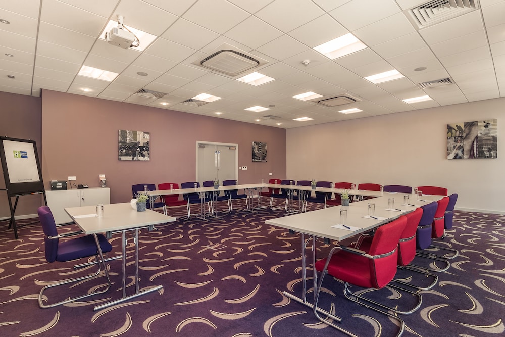 holiday inn express preston south by ihg