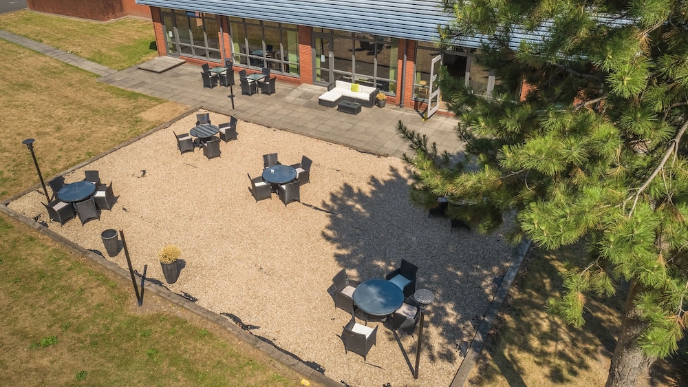 holiday inn express preston south by ihg