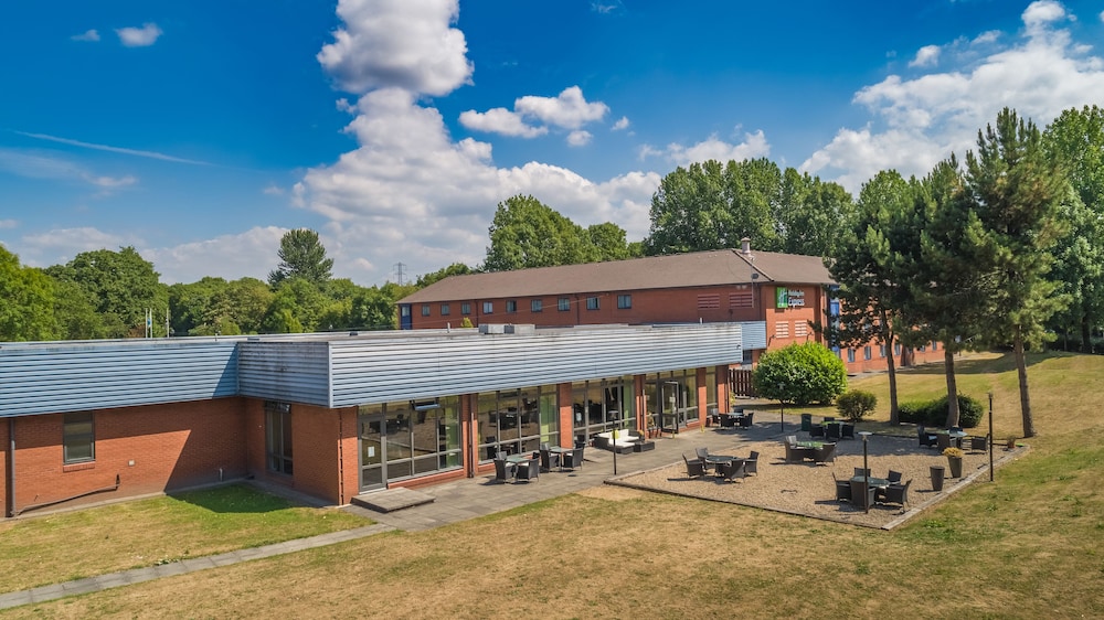holiday inn express preston south by ihg
