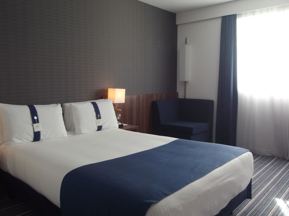 holiday inn express preston south by ihg