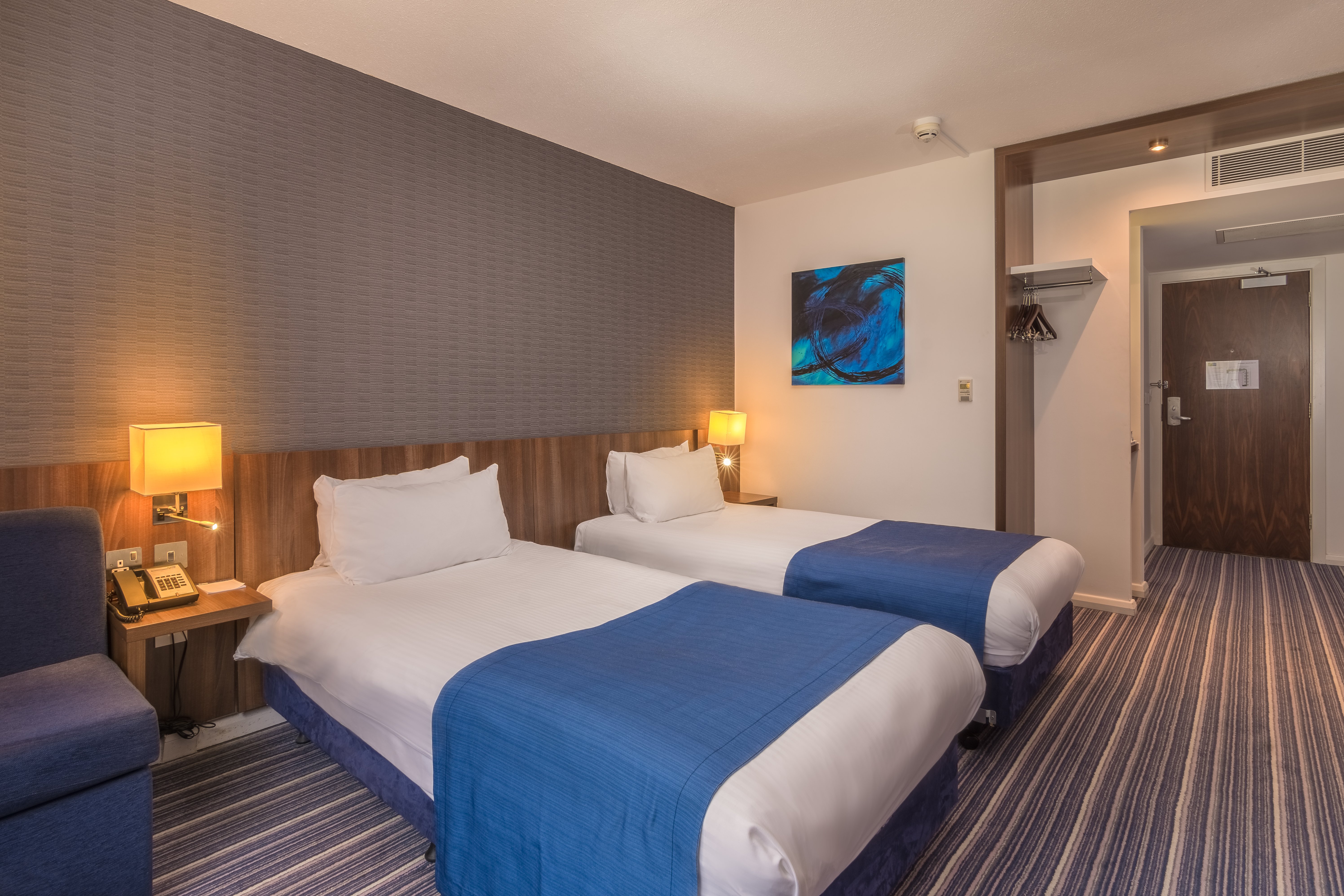 holiday inn express preston south by ihg