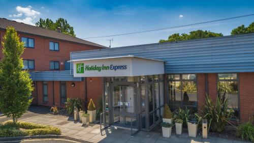 holiday inn express preston south by ihg