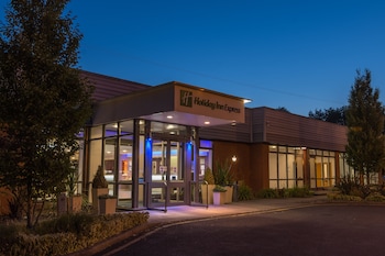 holiday inn express preston south by ihg