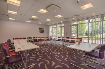 holiday inn express preston south by ihg