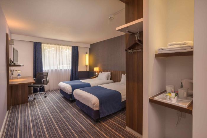 holiday inn express preston south by ihg
