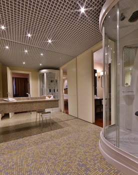 crowne plaza venice east by ihg
