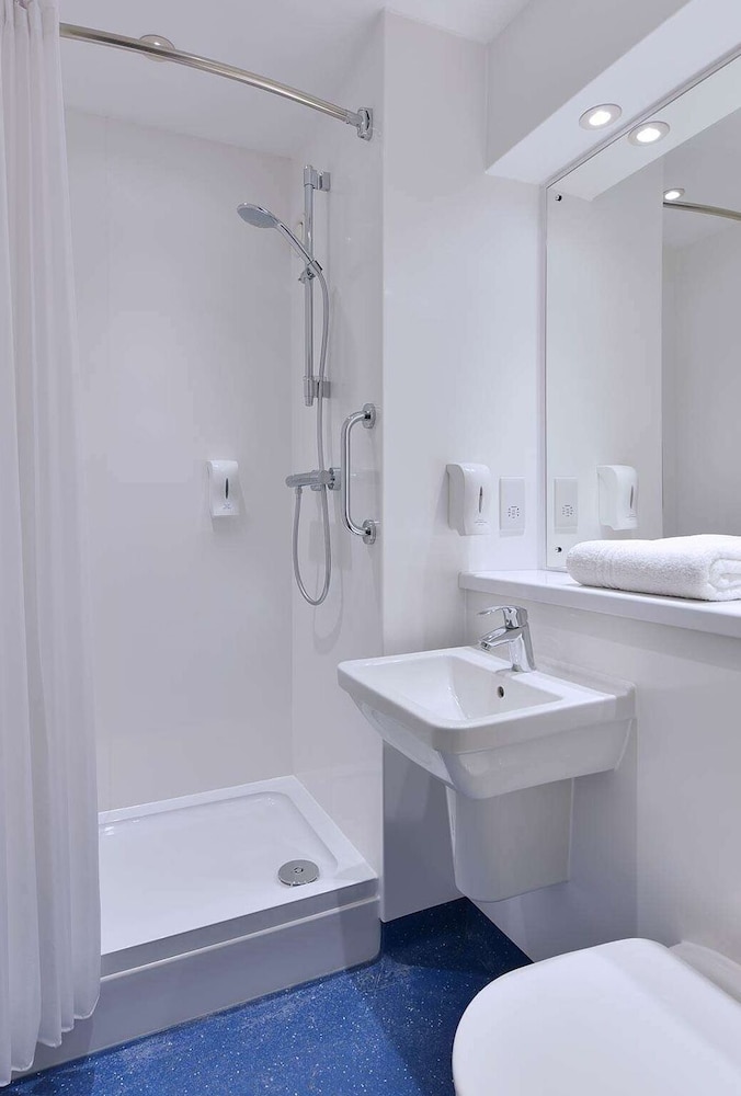 travelodge bournemouth