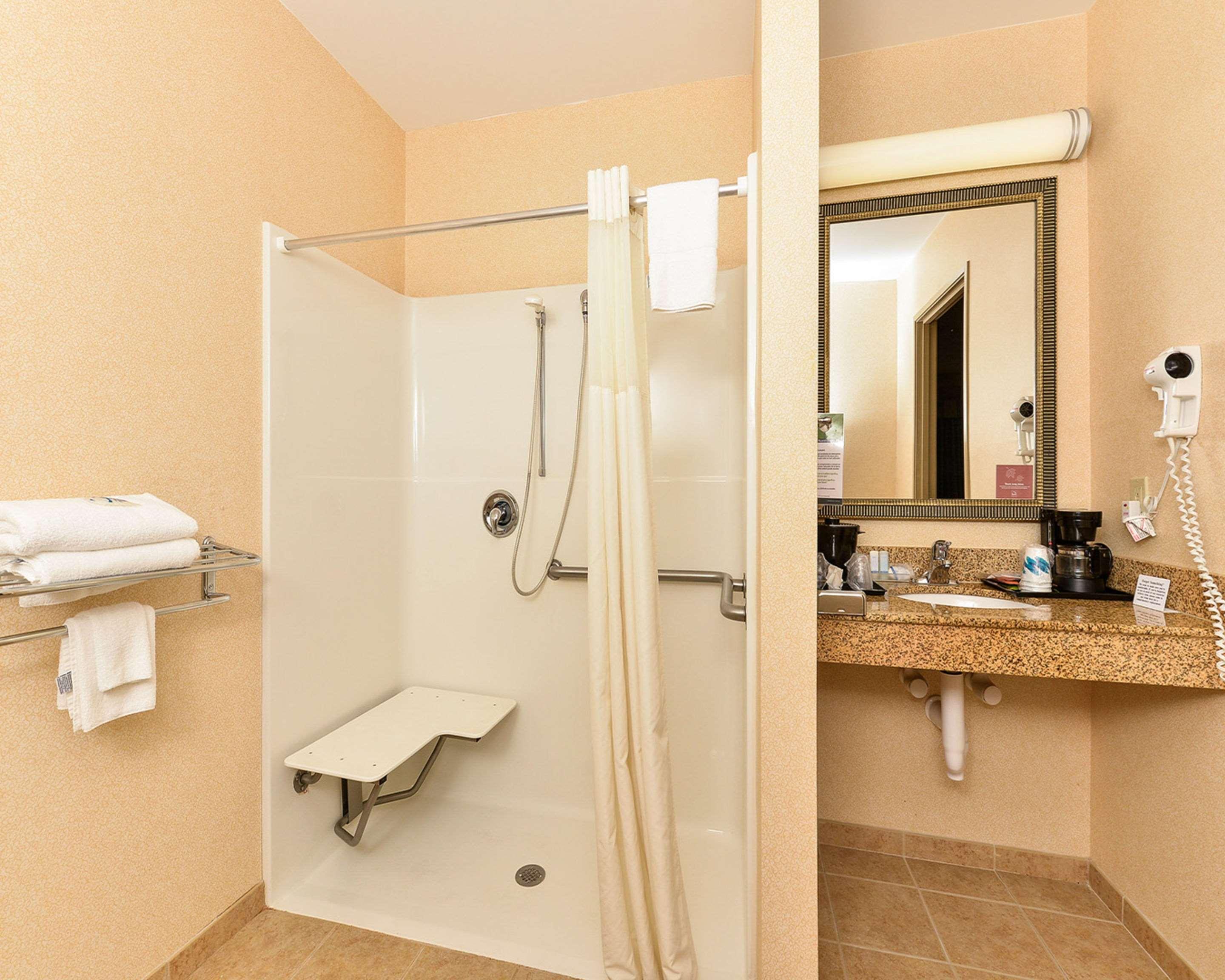 sleep inn and suites near joint base andrews washington area