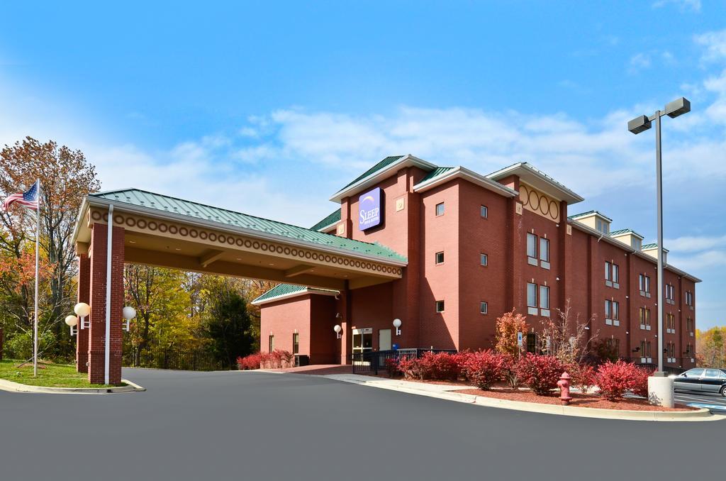 sleep inn and suites near joint base andrews washington area
