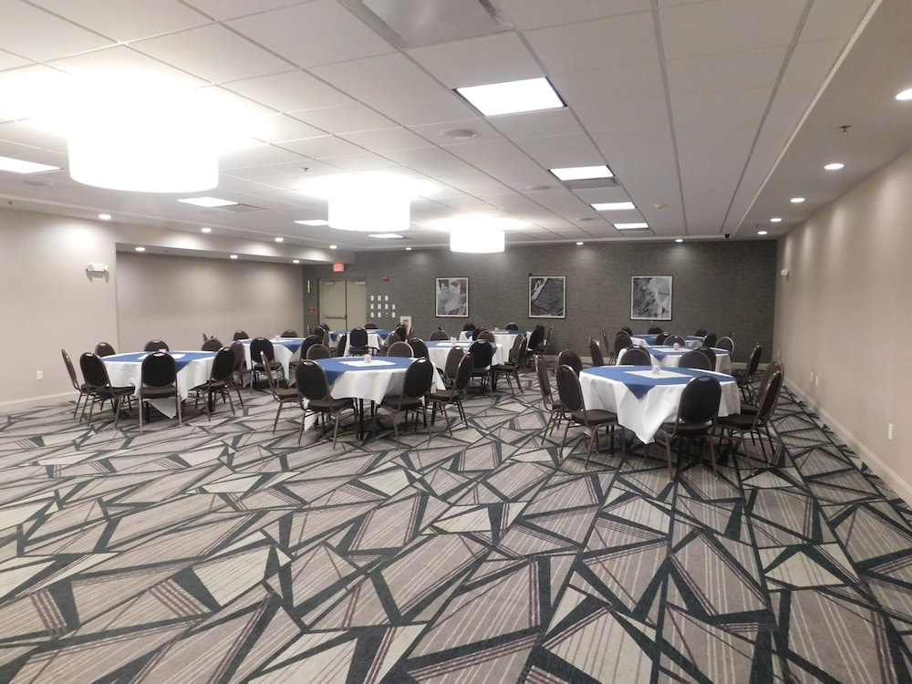 holiday inn hotel and suites rochester marketplace by ihg