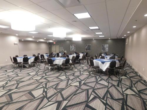 holiday inn hotel and suites rochester marketplace by ihg