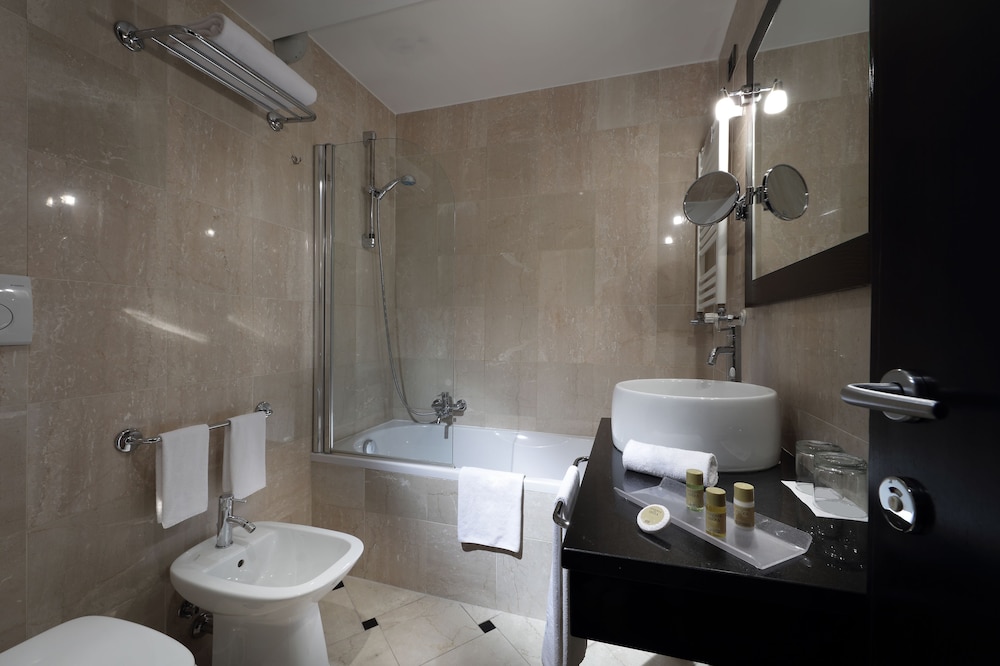 exe international palace