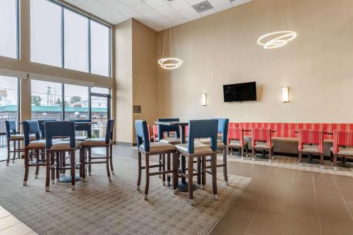 comfort inn aikens center