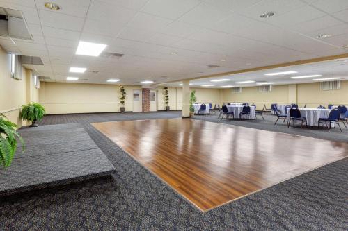 comfort inn aikens center